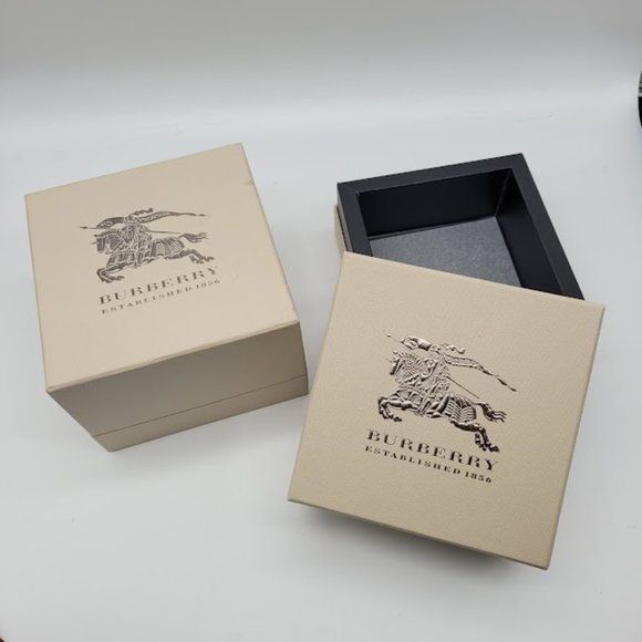 BURBERRY Gift Boxes Lot of 2 Square Holiday Embossed Authentic Birthday Horse - Picture 7 of 7